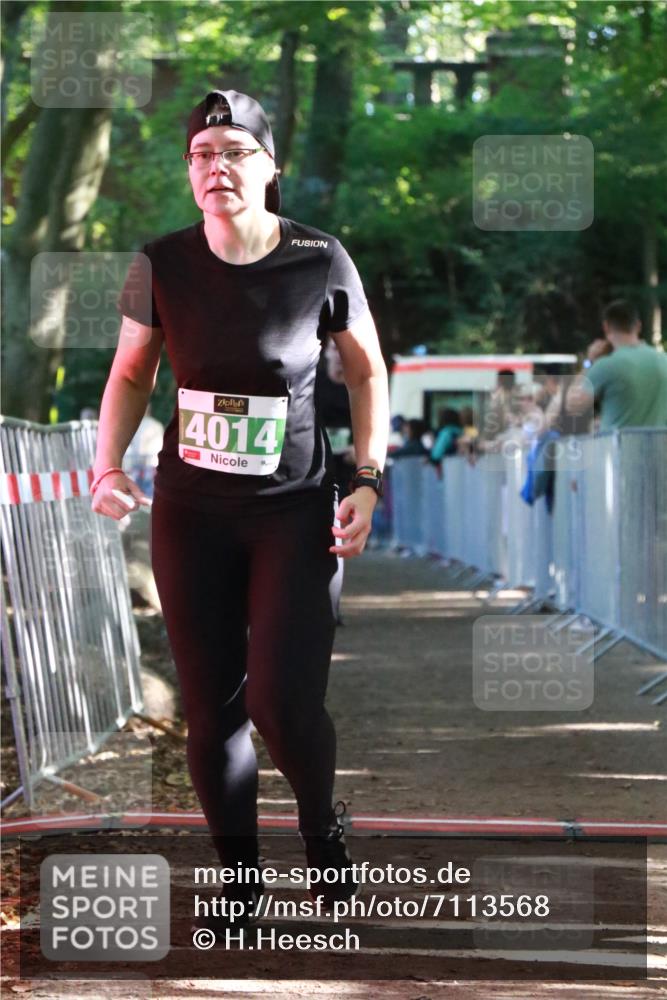 22.09.2024 - 32. Volkslauf durch das schöne Alstertal H.Heesch http://msf.ph/oto/7113568 22.09.2024 10:59:52 Ziel 4014, 4115, 4129 meine-sportfotos.de