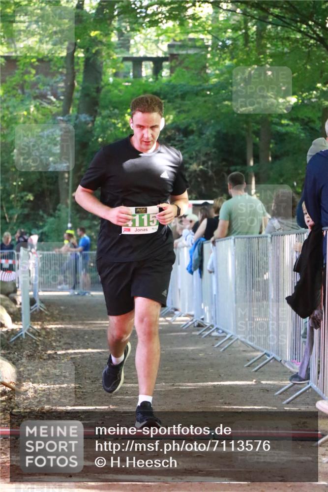 22.09.2024 - 32. Volkslauf durch das schöne Alstertal H.Heesch http://msf.ph/oto/7113576 22.09.2024 10:59:56 Ziel 4014, 4115 meine-sportfotos.de