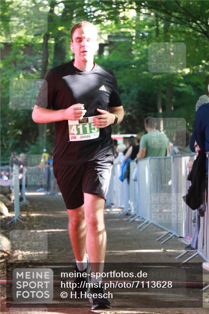 22.09.2024 - 32. Volkslauf durch das schöne Alstertal H.Heesch http://msf.ph/oto/7113628 22.09.2024 10:59:57 Ziel 4014, 4115 meine-sportfotos.de