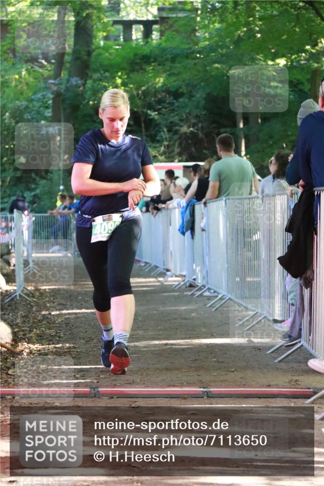 22.09.2024 - 32. Volkslauf durch das schöne Alstertal H.Heesch http://msf.ph/oto/7113650 22.09.2024 11:00:05 Ziel 4090 meine-sportfotos.de