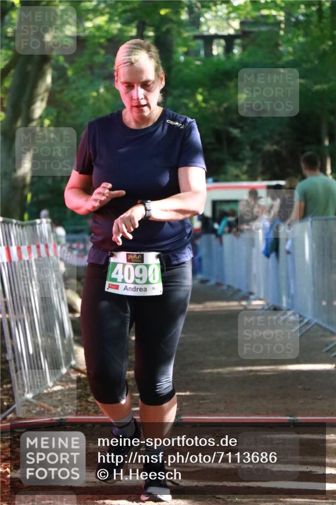 22.09.2024 - 32. Volkslauf durch das schöne Alstertal H.Heesch http://msf.ph/oto/7113686 22.09.2024 11:00:06 Ziel 4090 meine-sportfotos.de