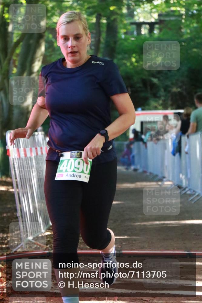 22.09.2024 - 32. Volkslauf durch das schöne Alstertal H.Heesch http://msf.ph/oto/7113705 22.09.2024 11:00:06 Ziel 4090 meine-sportfotos.de