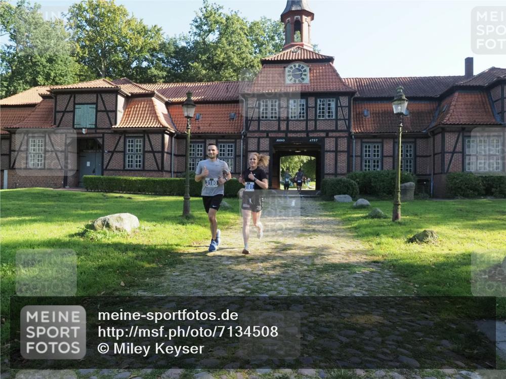 22.09.2024 - 32. Volkslauf durch das schöne Alstertal Miley Keyser http://msf.ph/oto/7134508 22.09.2024 10:59:50 Laufen 3180, 3181, 4757 meine-sportfotos.de