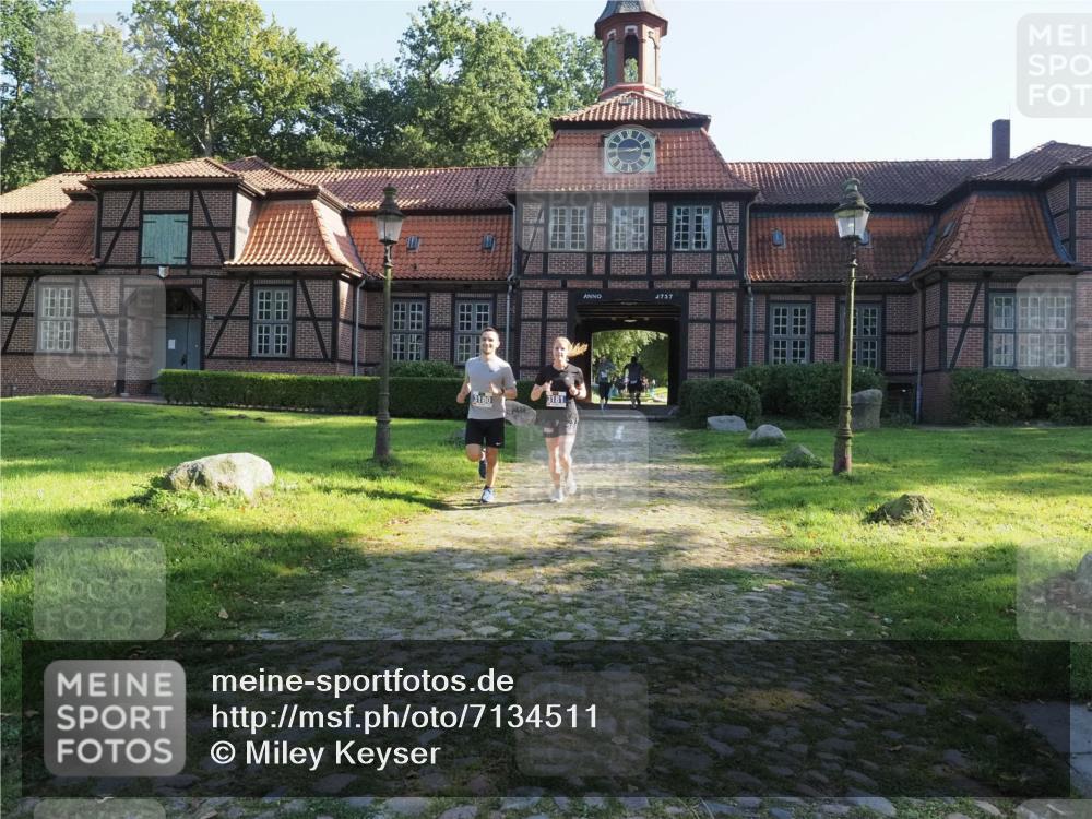 22.09.2024 - 32. Volkslauf durch das schöne Alstertal Miley Keyser http://msf.ph/oto/7134511 22.09.2024 10:59:50 Laufen 3180, 3181, 1757 meine-sportfotos.de