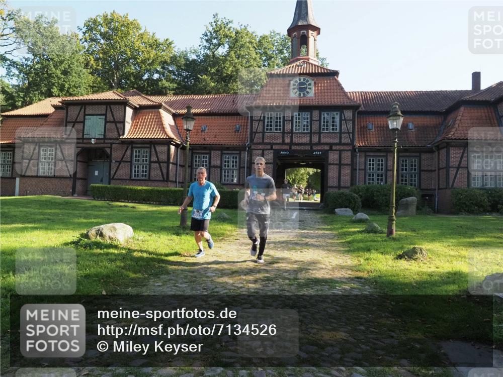 22.09.2024 - 32. Volkslauf durch das schöne Alstertal Miley Keyser http://msf.ph/oto/7134526 22.09.2024 10:59:42 Laufen  meine-sportfotos.de