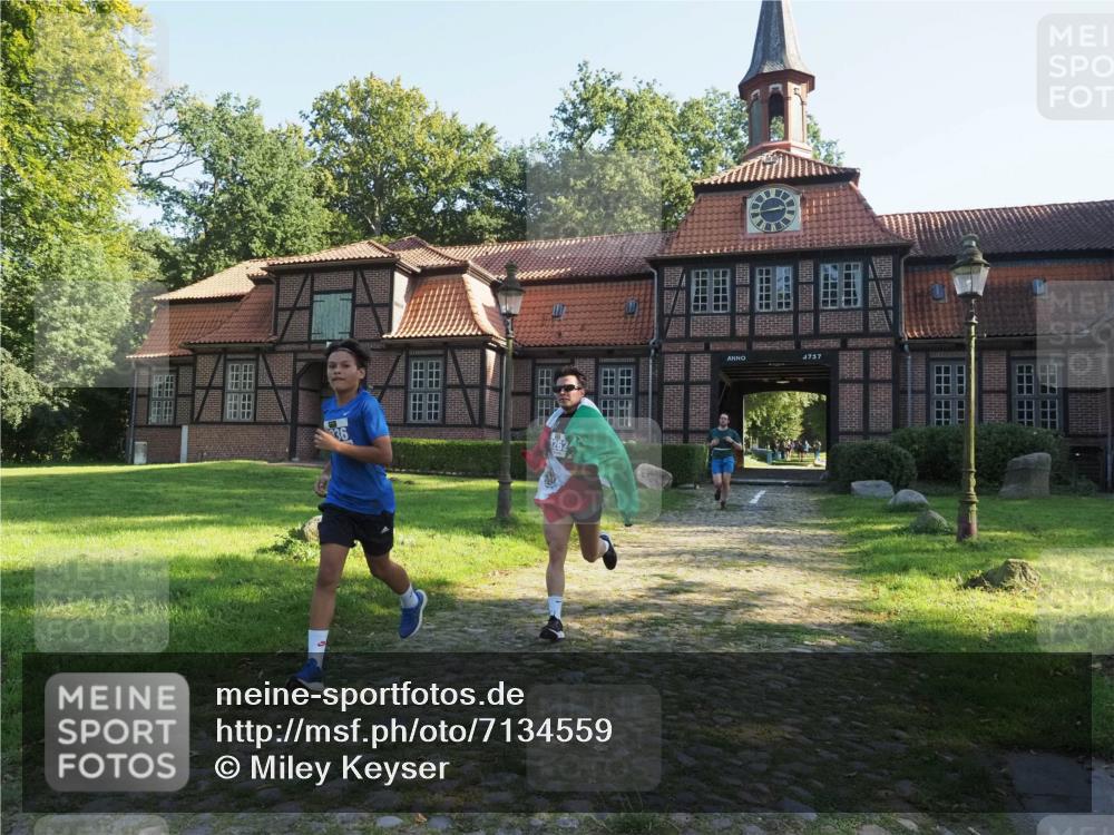 22.09.2024 - 32. Volkslauf durch das schöne Alstertal Miley Keyser http://msf.ph/oto/7134559 22.09.2024 10:59:20 Laufen 3262 meine-sportfotos.de