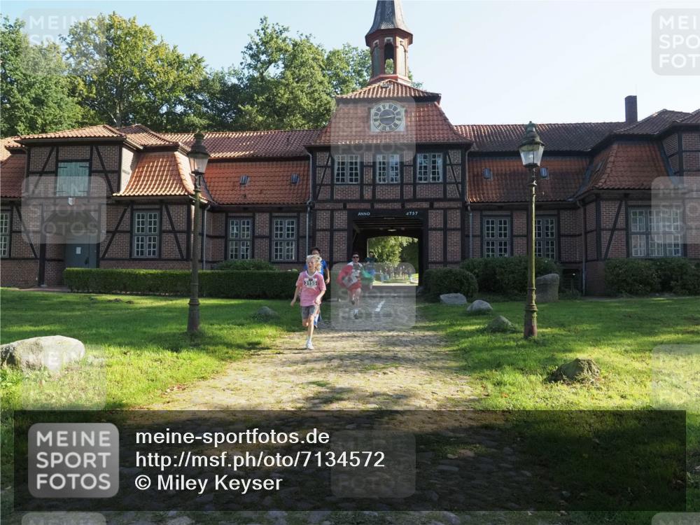 22.09.2024 - 32. Volkslauf durch das schöne Alstertal Miley Keyser http://msf.ph/oto/7134572 22.09.2024 10:59:18 Laufen  meine-sportfotos.de