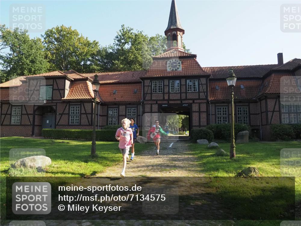 22.09.2024 - 32. Volkslauf durch das schöne Alstertal Miley Keyser http://msf.ph/oto/7134575 22.09.2024 10:59:18 Laufen  meine-sportfotos.de