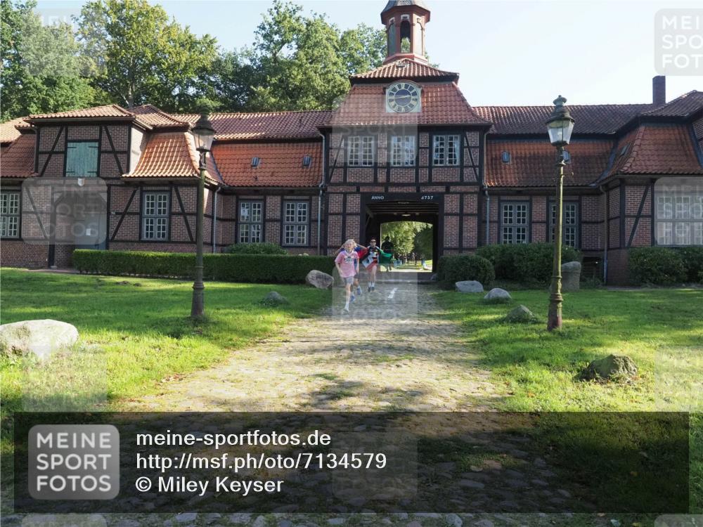 22.09.2024 - 32. Volkslauf durch das schöne Alstertal Miley Keyser http://msf.ph/oto/7134579 22.09.2024 10:59:17 Laufen 4757 meine-sportfotos.de