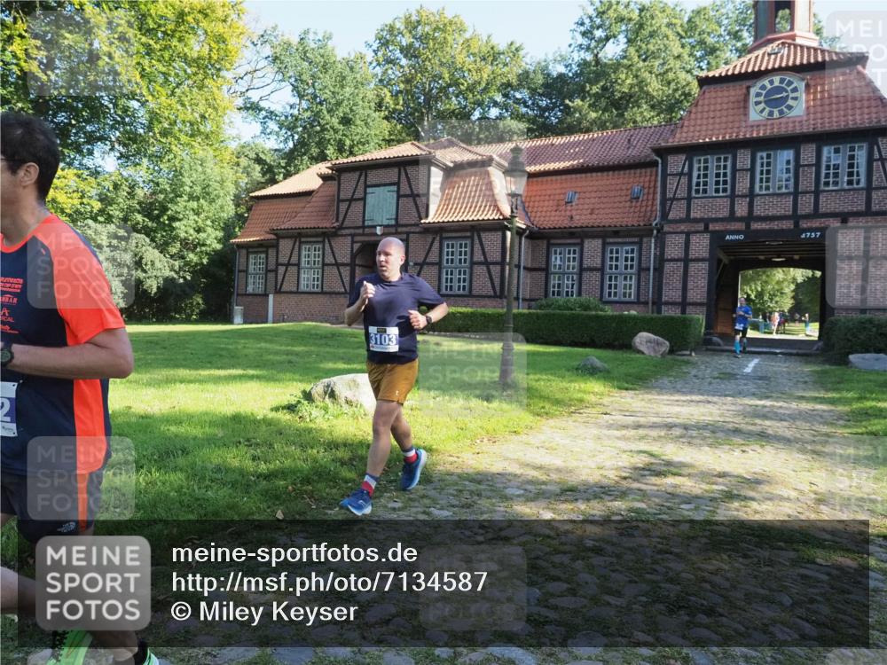 22.09.2024 - 32. Volkslauf durch das schöne Alstertal Miley Keyser http://msf.ph/oto/7134587 22.09.2024 10:59:06 Laufen 3103, 4757 meine-sportfotos.de