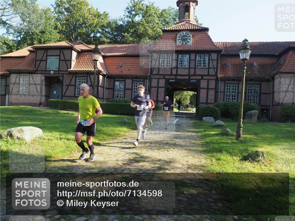 22.09.2024 - 32. Volkslauf durch das schöne Alstertal Miley Keyser http://msf.ph/oto/7134598 22.09.2024 10:59:04 Laufen 3296, 3103, 1757 meine-sportfotos.de