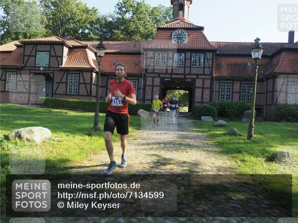 22.09.2024 - 32. Volkslauf durch das schöne Alstertal Miley Keyser http://msf.ph/oto/7134599 22.09.2024 10:59:02 Laufen 3161, 4757 meine-sportfotos.de