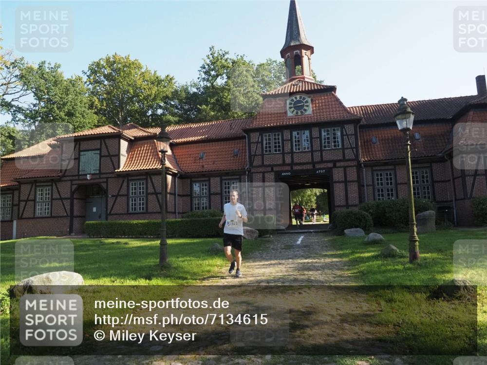 22.09.2024 - 32. Volkslauf durch das schöne Alstertal Miley Keyser http://msf.ph/oto/7134615 22.09.2024 10:58:56 Laufen 3076, 4757 meine-sportfotos.de