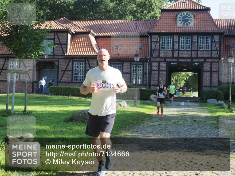 22.09.2024 - 32. Volkslauf durch das schöne Alstertal Miley Keyser http://msf.ph/oto/7134666 22.09.2024 10:57:44 Laufen 3096, 3073, 4757 meine-sportfotos.de