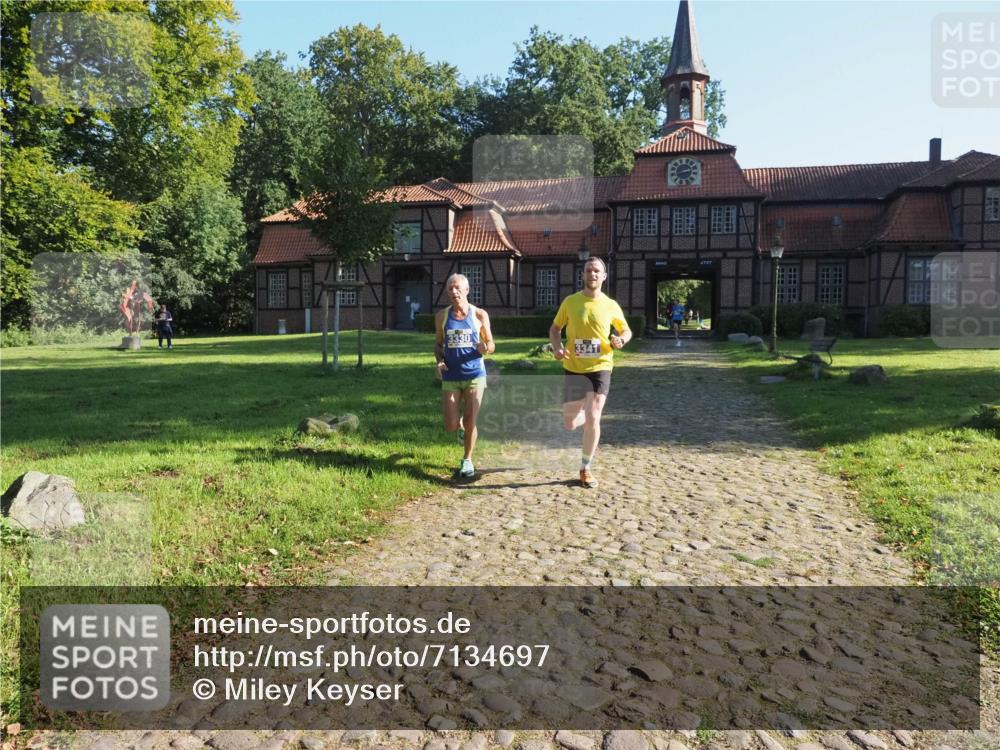 22.09.2024 - 32. Volkslauf durch das schöne Alstertal Miley Keyser http://msf.ph/oto/7134697 22.09.2024 10:57:09 Laufen 3330, 3341, 3737 meine-sportfotos.de