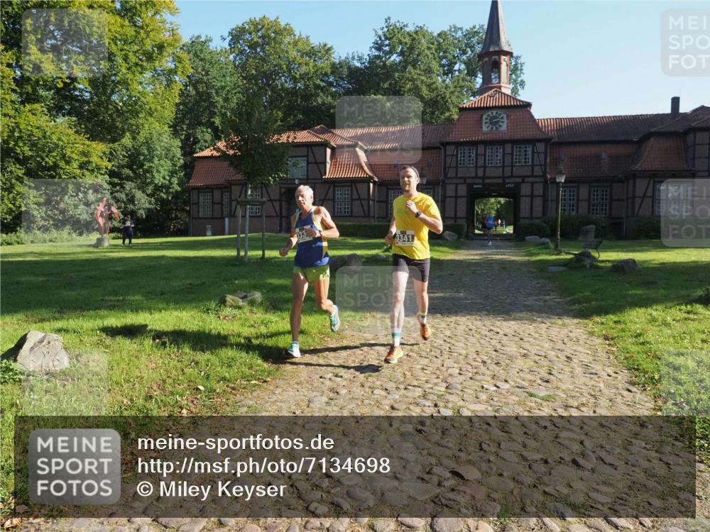 22.09.2024 - 32. Volkslauf durch das schöne Alstertal Miley Keyser http://msf.ph/oto/7134698 22.09.2024 10:57:09 Laufen 3341 meine-sportfotos.de