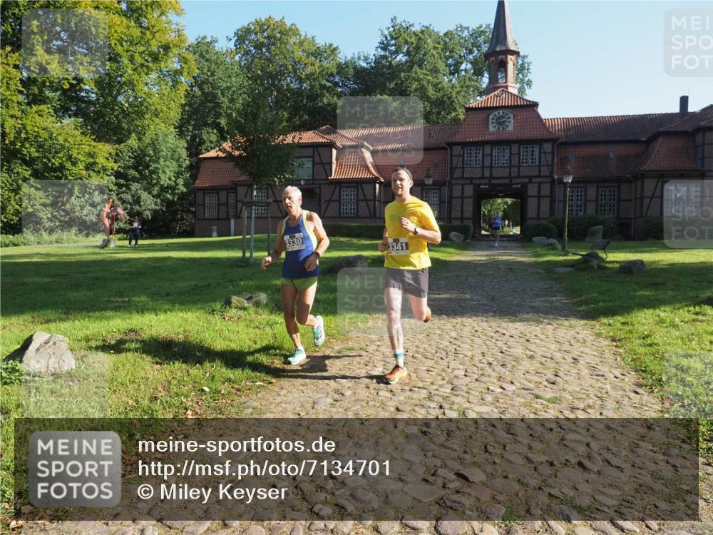 22.09.2024 - 32. Volkslauf durch das schöne Alstertal Miley Keyser http://msf.ph/oto/7134701 22.09.2024 10:57:09 Laufen 3330, 3341 meine-sportfotos.de