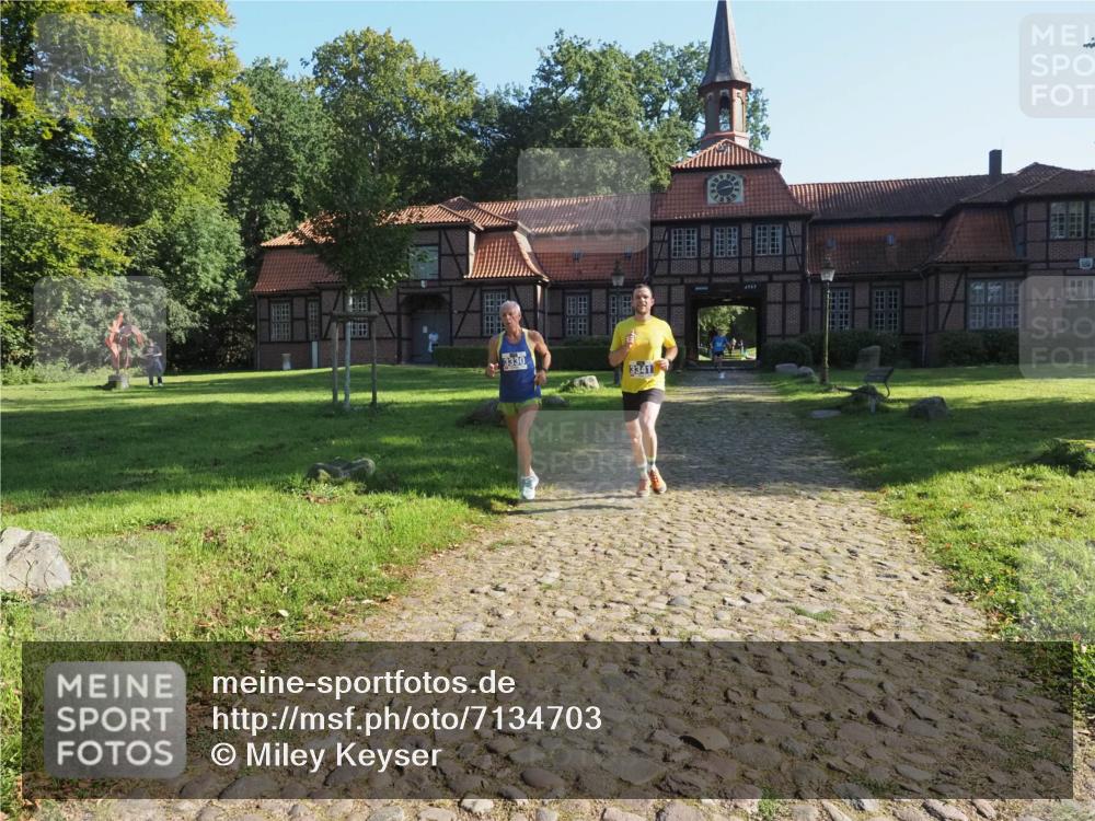 22.09.2024 - 32. Volkslauf durch das schöne Alstertal Miley Keyser http://msf.ph/oto/7134703 22.09.2024 10:57:08 Laufen 3330, 3341 meine-sportfotos.de