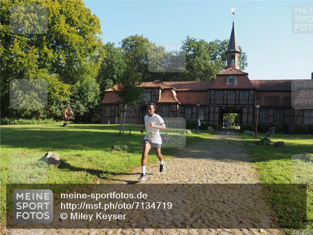 22.09.2024 - 32. Volkslauf durch das schöne Alstertal Miley Keyser http://msf.ph/oto/7134719 22.09.2024 10:56:31 Laufen 3036 meine-sportfotos.de