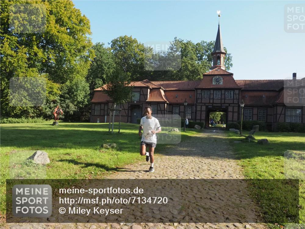 22.09.2024 - 32. Volkslauf durch das schöne Alstertal Miley Keyser http://msf.ph/oto/7134720 22.09.2024 10:56:31 Laufen 3036 meine-sportfotos.de