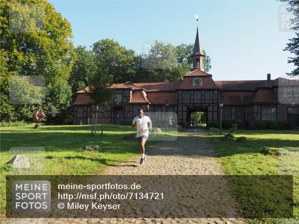 22.09.2024 - 32. Volkslauf durch das schöne Alstertal Miley Keyser http://msf.ph/oto/7134721 22.09.2024 10:56:31 Laufen 3036 meine-sportfotos.de