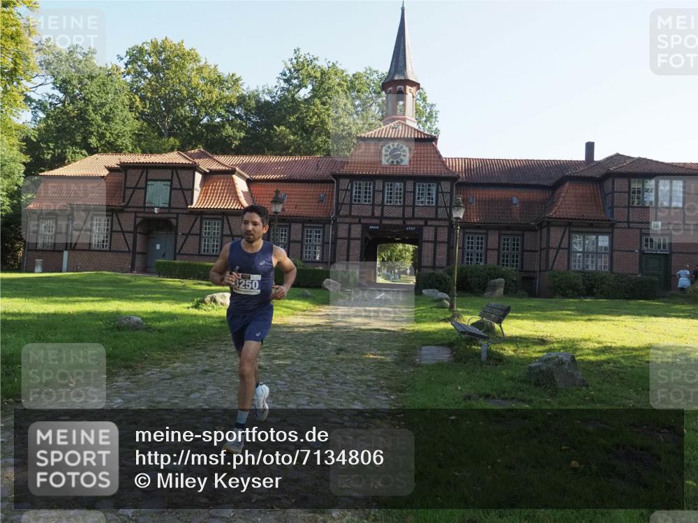 22.09.2024 - 32. Volkslauf durch das schöne Alstertal Miley Keyser http://msf.ph/oto/7134806 22.09.2024 10:54:49 Laufen 3250 meine-sportfotos.de
