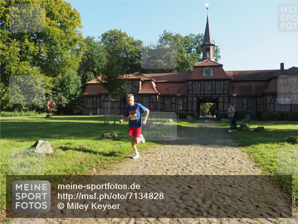 22.09.2024 - 32. Volkslauf durch das schöne Alstertal Miley Keyser http://msf.ph/oto/7134828 22.09.2024 10:54:08 Laufen 332 meine-sportfotos.de
