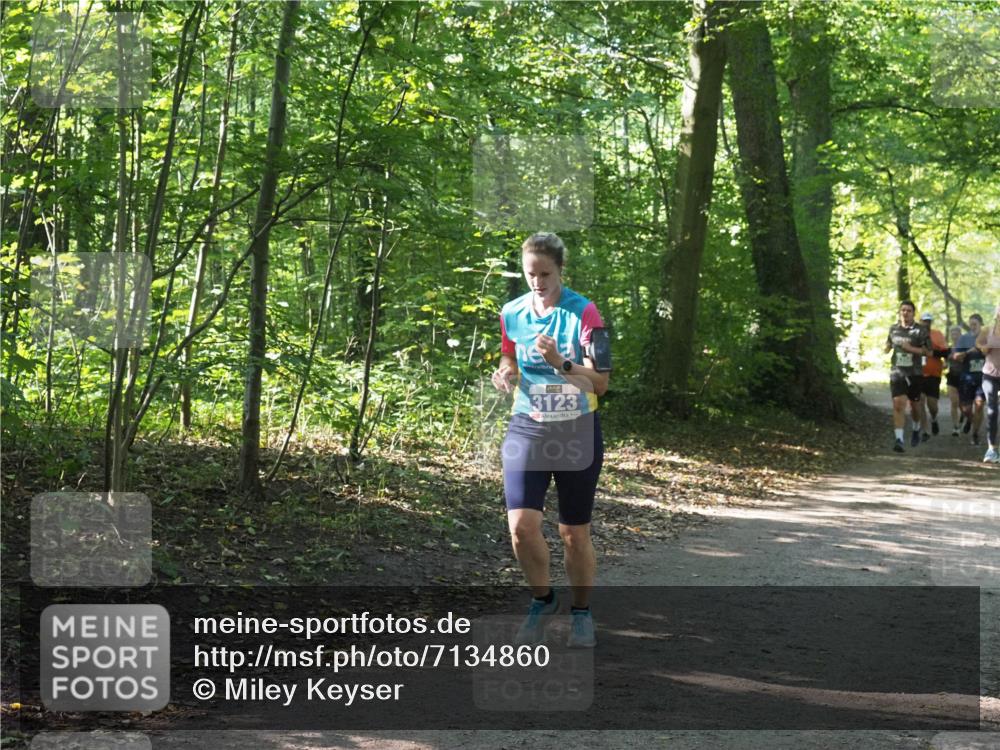22.09.2024 - 32. Volkslauf durch das schöne Alstertal Miley Keyser http://msf.ph/oto/7134860 22.09.2024 10:52:14 Laufen 3123 meine-sportfotos.de