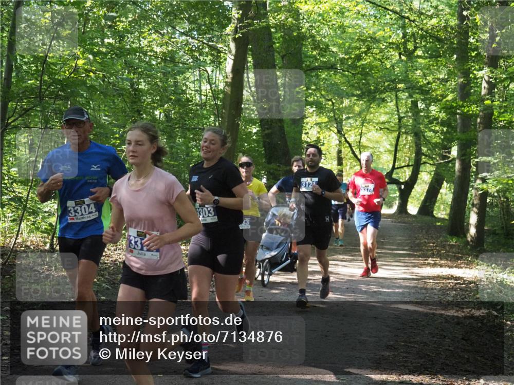 22.09.2024 - 32. Volkslauf durch das schöne Alstertal Miley Keyser http://msf.ph/oto/7134876 22.09.2024 10:52:09 Laufen 018, 3304, 303, 312, 3375 meine-sportfotos.de