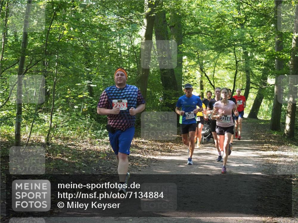 22.09.2024 - 32. Volkslauf durch das schöne Alstertal Miley Keyser http://msf.ph/oto/7134884 22.09.2024 10:52:07 Laufen 2263, 3304, 3314 meine-sportfotos.de