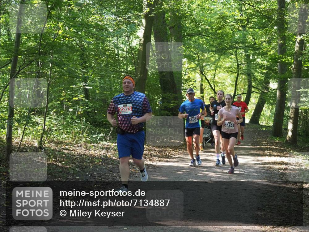 22.09.2024 - 32. Volkslauf durch das schöne Alstertal Miley Keyser http://msf.ph/oto/7134887 22.09.2024 10:52:07 Laufen 2263, 3304, 3314 meine-sportfotos.de