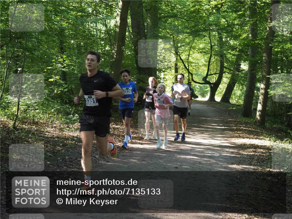 22.09.2024 - 32. Volkslauf durch das schöne Alstertal Miley Keyser http://msf.ph/oto/7135133 22.09.2024 10:49:54 Laufen 3351, 3936, 180, 181, 155 meine-sportfotos.de