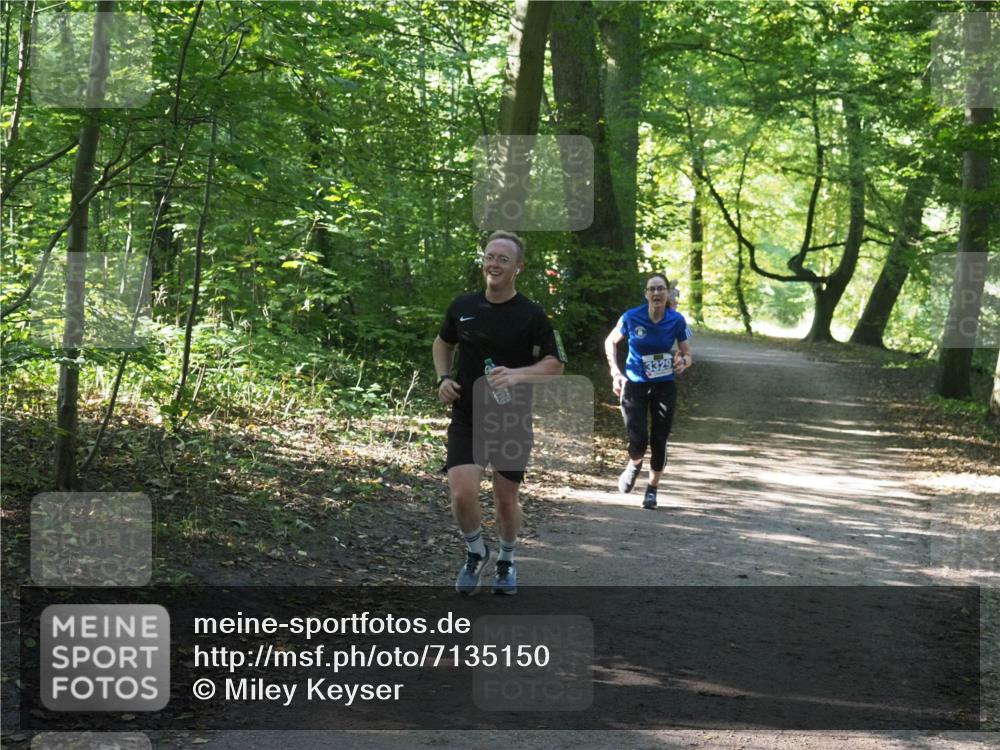 22.09.2024 - 32. Volkslauf durch das schöne Alstertal Miley Keyser http://msf.ph/oto/7135150 22.09.2024 10:49:43 Laufen 3329 meine-sportfotos.de