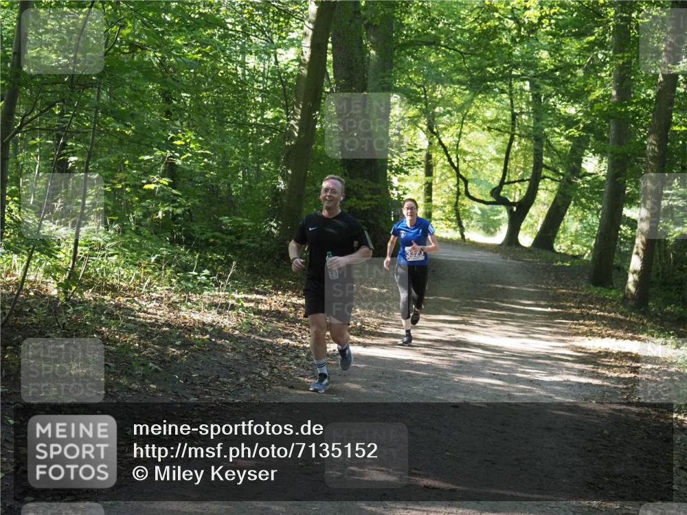22.09.2024 - 32. Volkslauf durch das schöne Alstertal Miley Keyser http://msf.ph/oto/7135152 22.09.2024 10:49:42 Laufen 3323 meine-sportfotos.de