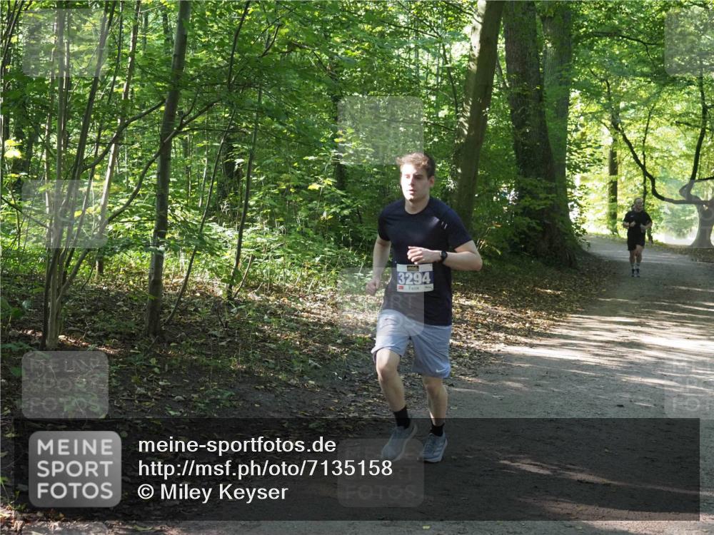 22.09.2024 - 32. Volkslauf durch das schöne Alstertal Miley Keyser http://msf.ph/oto/7135158 22.09.2024 10:49:36 Laufen 3294 meine-sportfotos.de