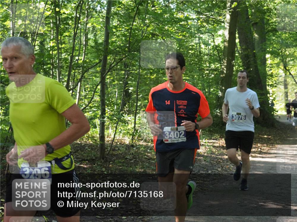 22.09.2024 - 32. Volkslauf durch das schöne Alstertal Miley Keyser http://msf.ph/oto/7135168 22.09.2024 10:49:33 Laufen 3296, 14, 3402, 3076 meine-sportfotos.de
