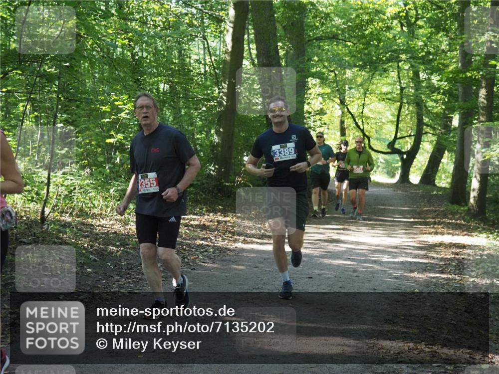 22.09.2024 - 32. Volkslauf durch das schöne Alstertal Miley Keyser http://msf.ph/oto/7135202 22.09.2024 10:49:10 Laufen 2355, 3389 meine-sportfotos.de