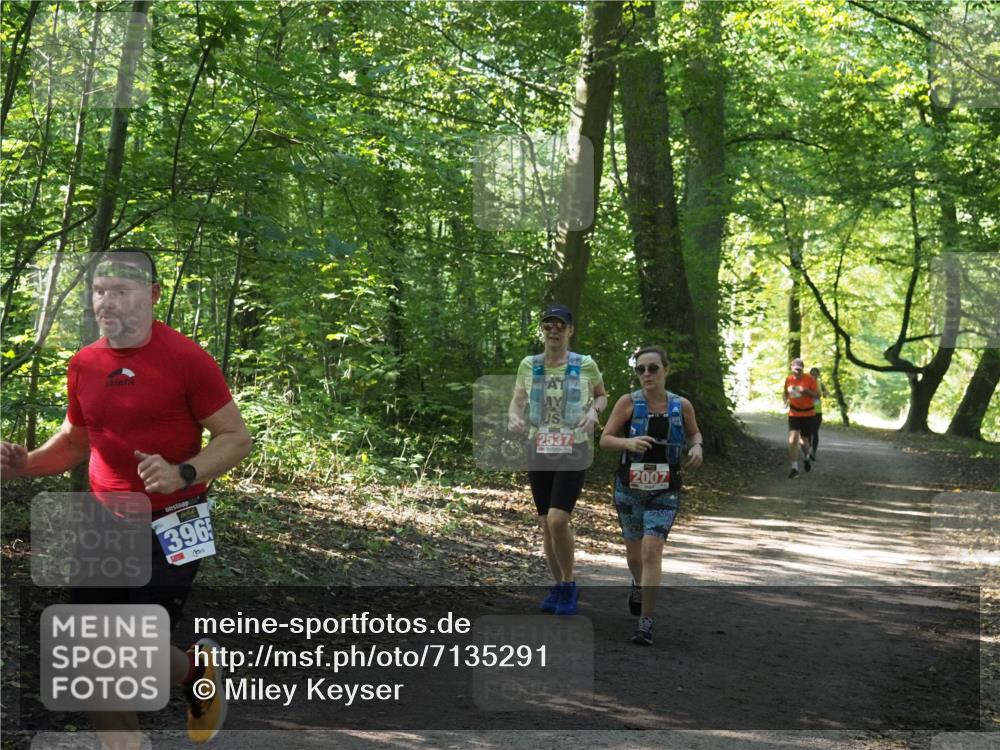 22.09.2024 - 32. Volkslauf durch das schöne Alstertal Miley Keyser http://msf.ph/oto/7135291 22.09.2024 10:48:30 Laufen 396, 2537, 2007 meine-sportfotos.de