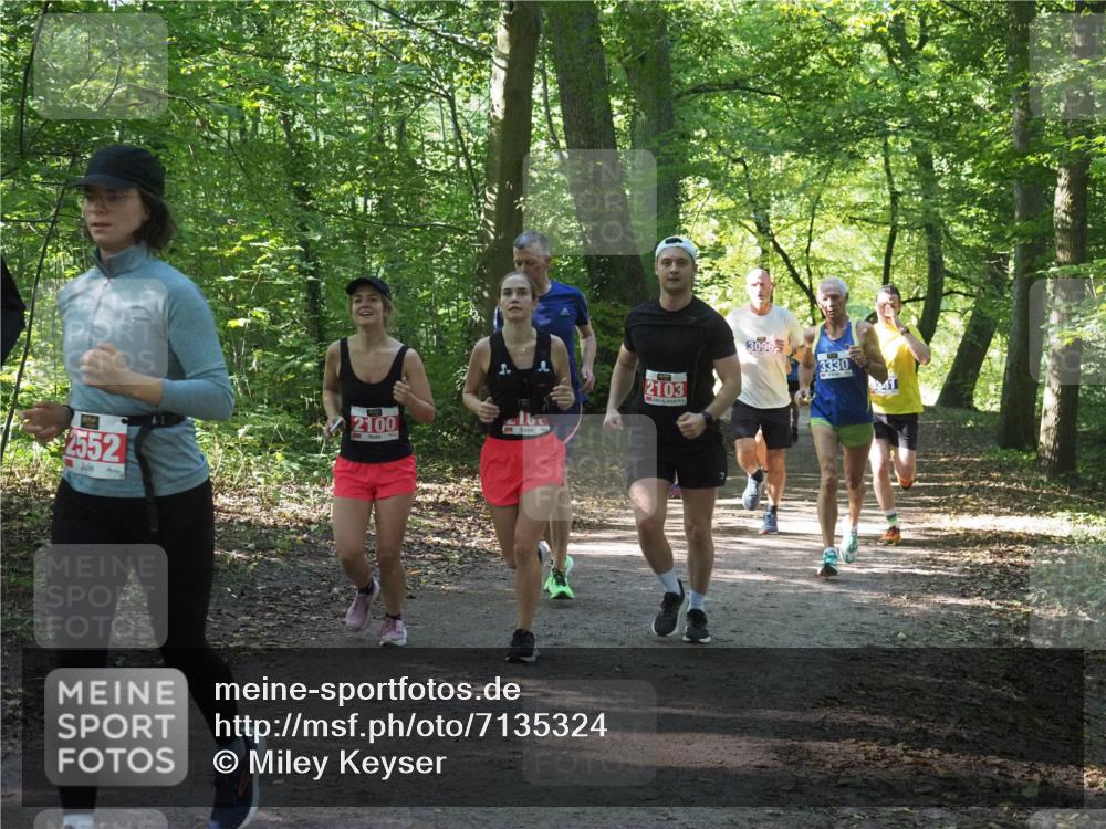 22.09.2024 - 32. Volkslauf durch das schöne Alstertal Miley Keyser http://msf.ph/oto/7135324 22.09.2024 10:48:21 Laufen 2552, 2100, 2103, 3096, 3330, 3411 meine-sportfotos.de