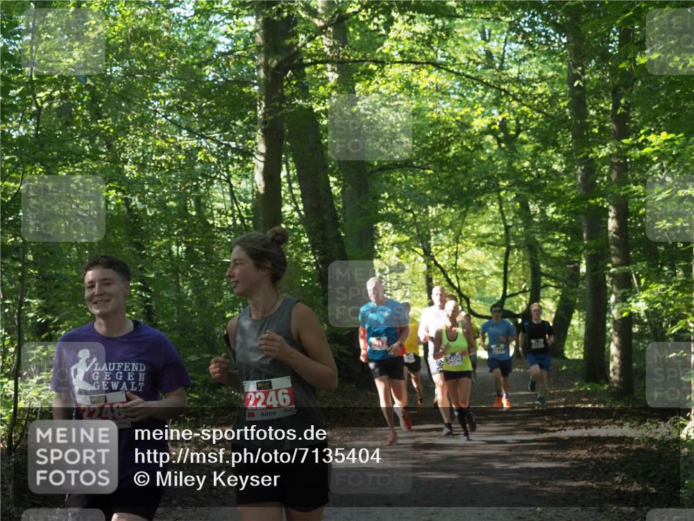 22.09.2024 - 32. Volkslauf durch das schöne Alstertal Miley Keyser http://msf.ph/oto/7135404 22.09.2024 10:47:41 Laufen 2248, 2246, 214 meine-sportfotos.de