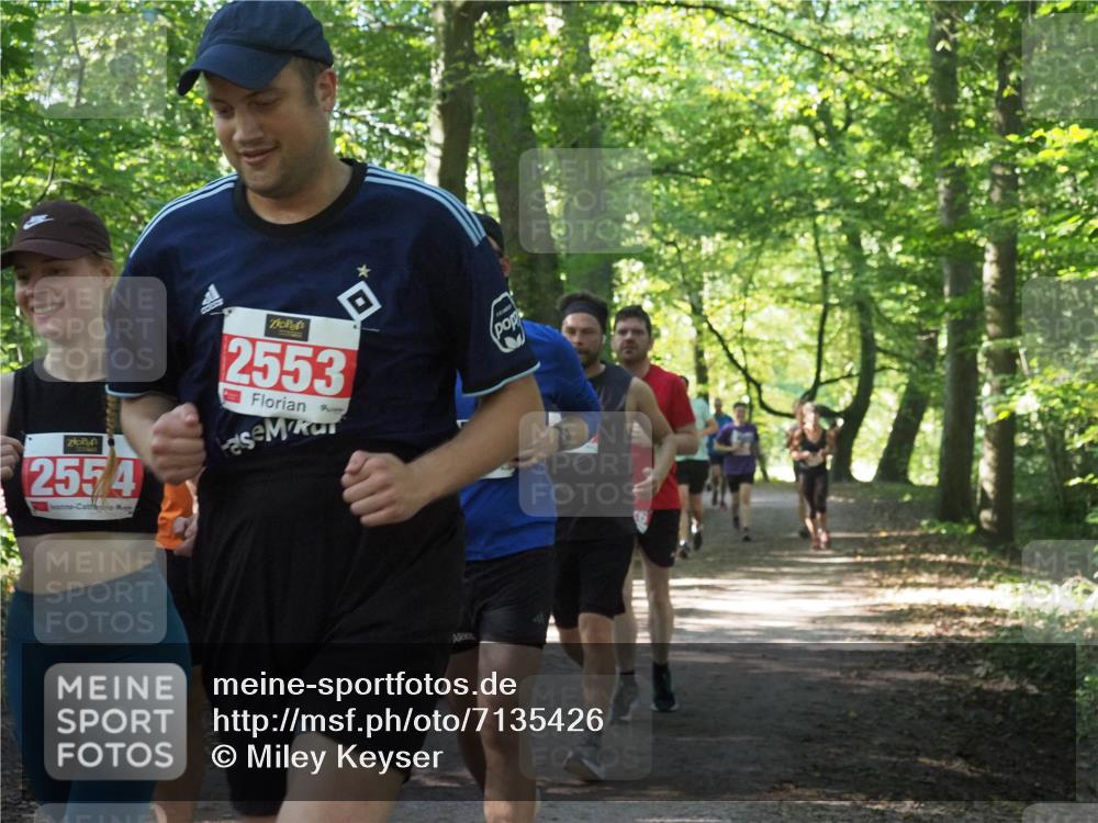 22.09.2024 - 32. Volkslauf durch das schöne Alstertal Miley Keyser http://msf.ph/oto/7135426 22.09.2024 10:47:33 Laufen 2554, 2553 meine-sportfotos.de