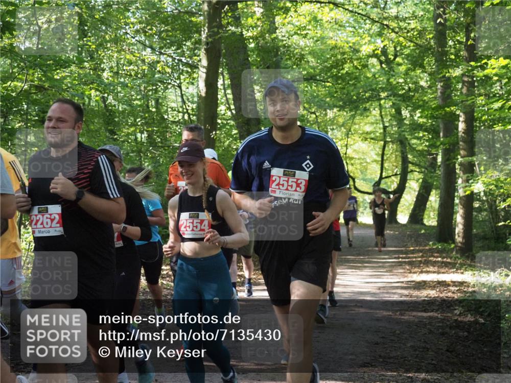 22.09.2024 - 32. Volkslauf durch das schöne Alstertal Miley Keyser http://msf.ph/oto/7135430 22.09.2024 10:47:33 Laufen 2262, 2554, 2553 meine-sportfotos.de