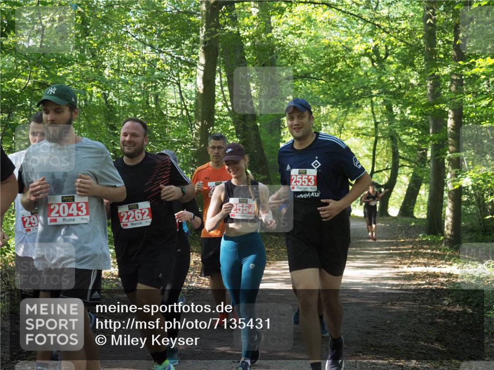 22.09.2024 - 32. Volkslauf durch das schöne Alstertal Miley Keyser http://msf.ph/oto/7135431 22.09.2024 10:47:32 Laufen 29, 2043, 2262, 2554, 2553 meine-sportfotos.de