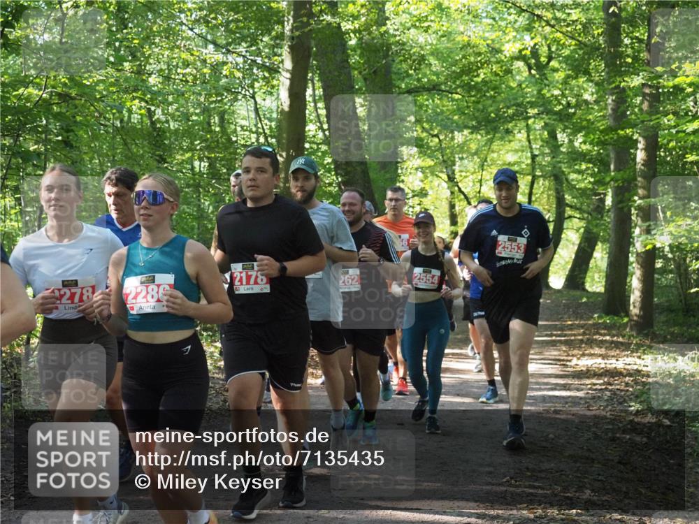 22.09.2024 - 32. Volkslauf durch das schöne Alstertal Miley Keyser http://msf.ph/oto/7135435 22.09.2024 10:47:31 Laufen 278, 2286, 2178, 262, 2554, 2553 meine-sportfotos.de