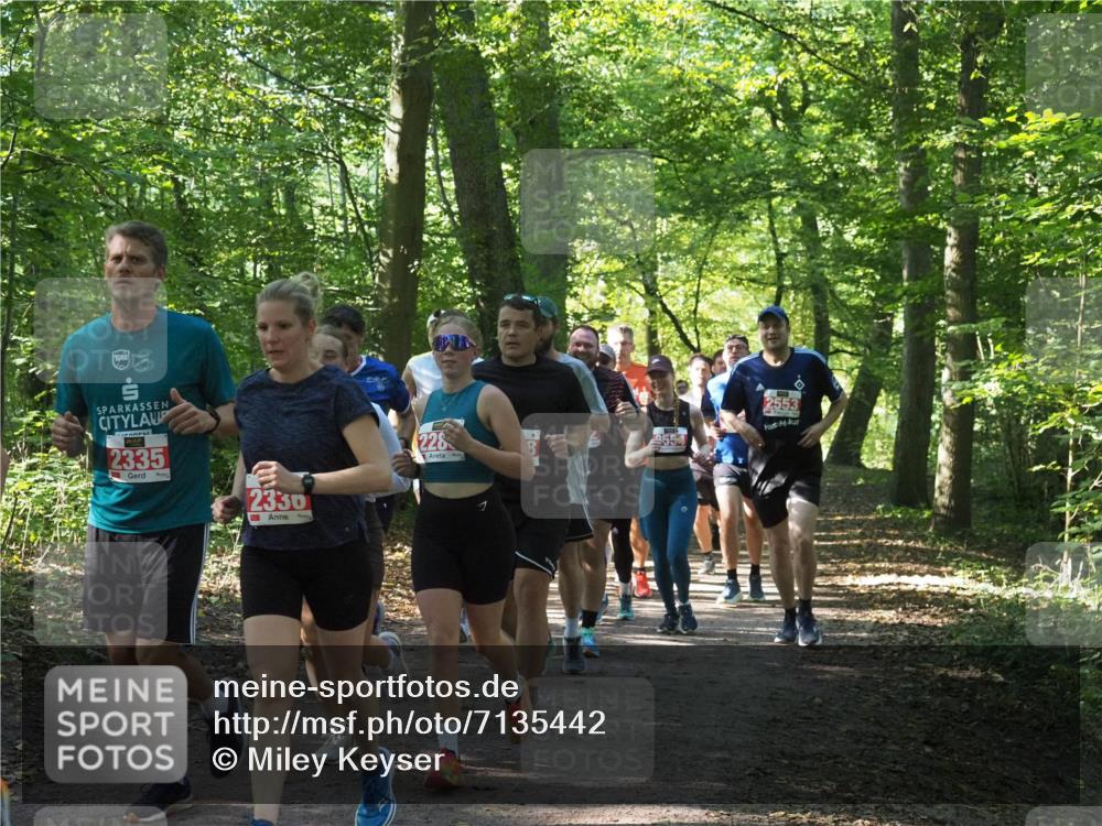 22.09.2024 - 32. Volkslauf durch das schöne Alstertal Miley Keyser http://msf.ph/oto/7135442 22.09.2024 10:47:30 Laufen 2335, 2330, 228, 2553 meine-sportfotos.de