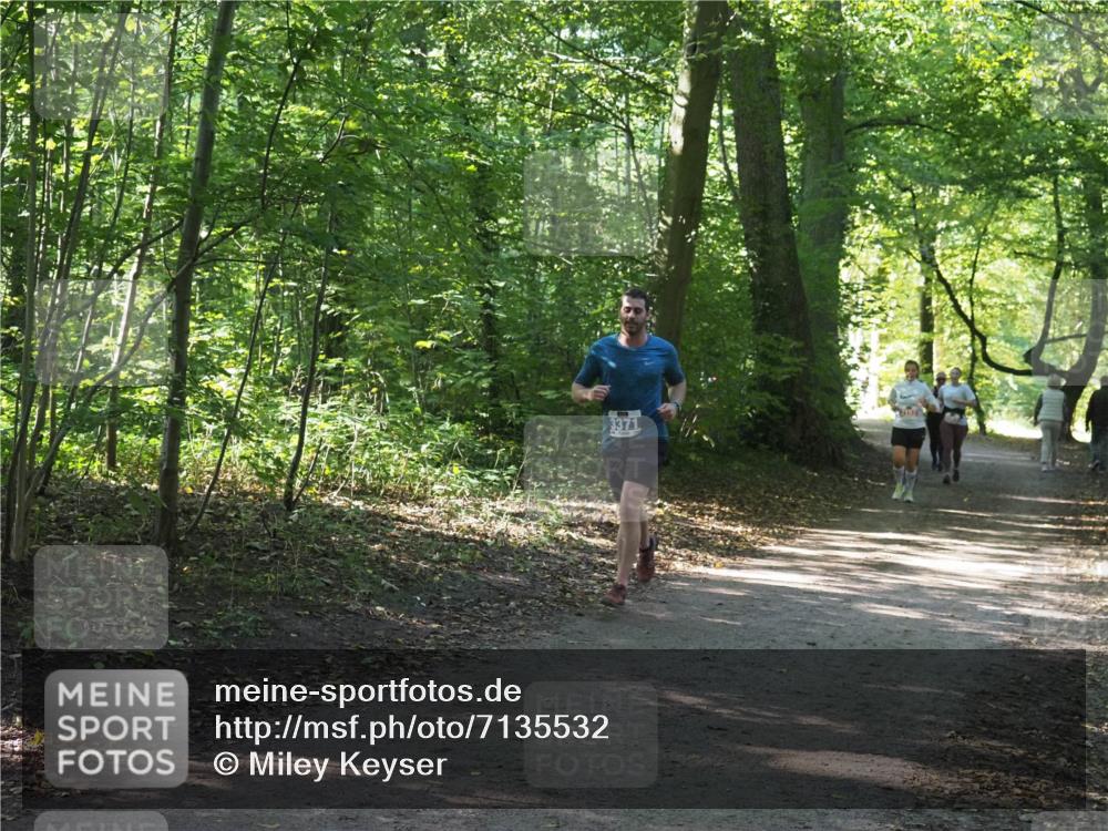 22.09.2024 - 32. Volkslauf durch das schöne Alstertal Miley Keyser http://msf.ph/oto/7135532 22.09.2024 10:46:53 Laufen 3371 meine-sportfotos.de
