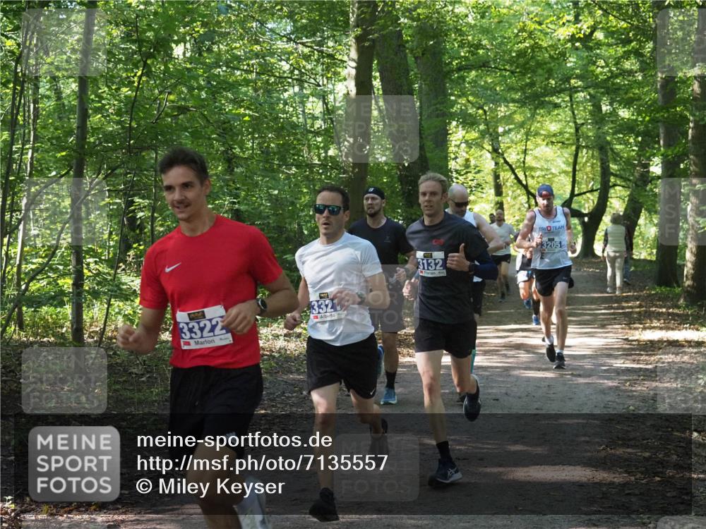 22.09.2024 - 32. Volkslauf durch das schöne Alstertal Miley Keyser http://msf.ph/oto/7135557 22.09.2024 10:46:46 Laufen 2225, 3322, 3132, 3205 meine-sportfotos.de