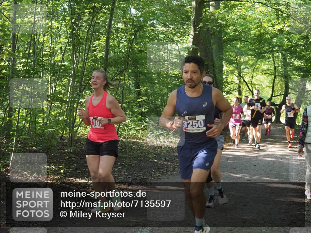 22.09.2024 - 32. Volkslauf durch das schöne Alstertal Miley Keyser http://msf.ph/oto/7135597 22.09.2024 10:46:31 Laufen 210, 25, 3250, 3328 meine-sportfotos.de