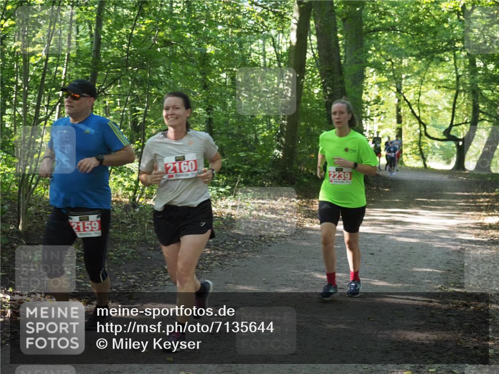 22.09.2024 - 32. Volkslauf durch das schöne Alstertal Miley Keyser http://msf.ph/oto/7135644 22.09.2024 10:46:03 Laufen 2159, 2160, 2239 meine-sportfotos.de