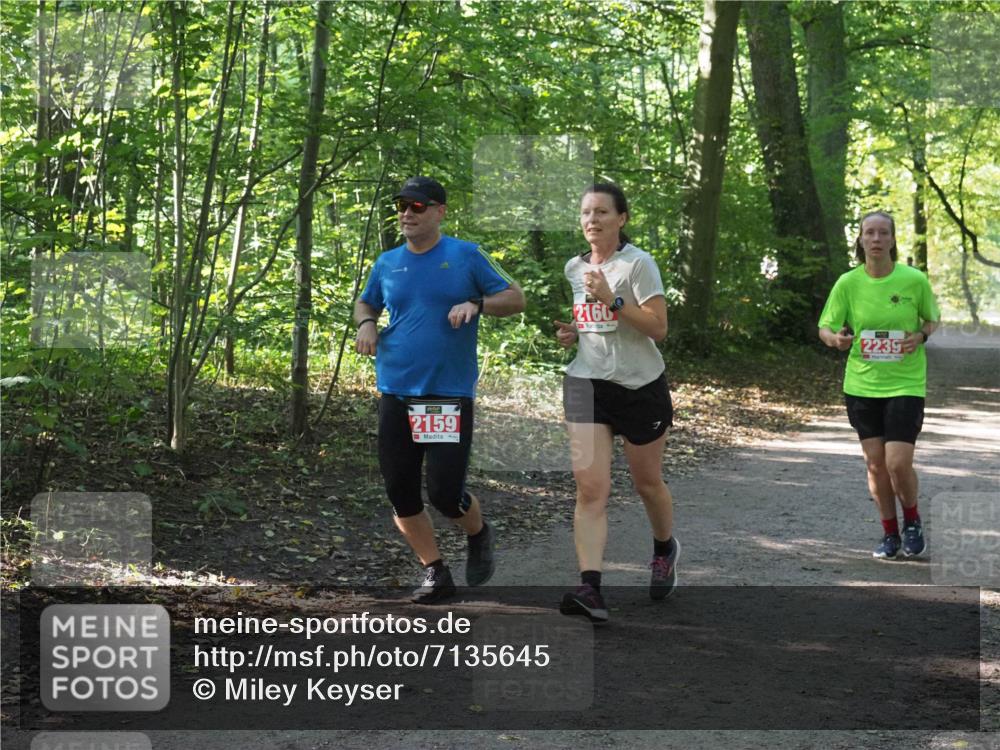 22.09.2024 - 32. Volkslauf durch das schöne Alstertal Miley Keyser http://msf.ph/oto/7135645 22.09.2024 10:46:02 Laufen 2159, 2160, 2239 meine-sportfotos.de